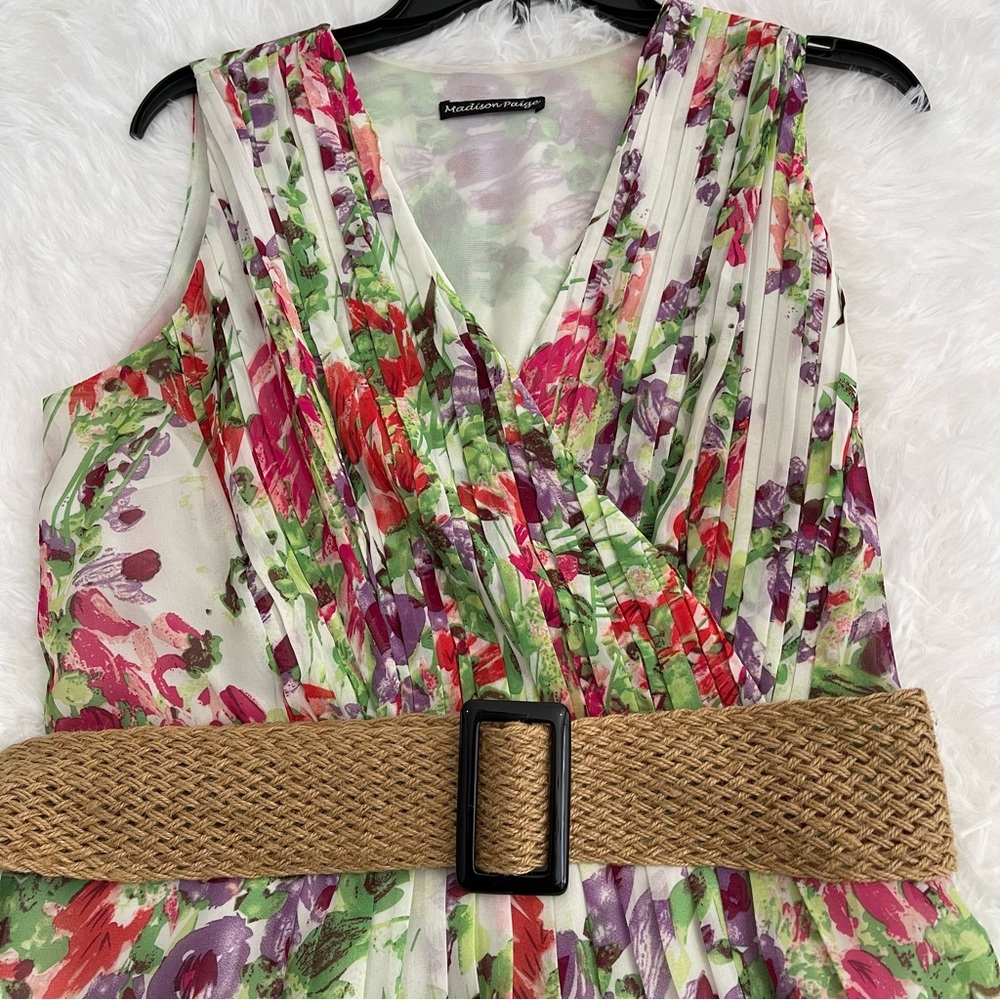Madison Paige Floral Dress Women’s Medium Side Zip with Belt! - Picture 4 of 7